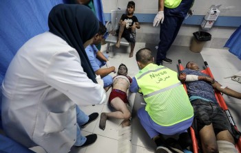 مشفى الشفاء بغزة يغص بالجرحى وسط تحذيرات من توقف العمل