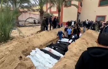 مقبر ة جماعية في مجمع ناصر الطبي بخان يونس