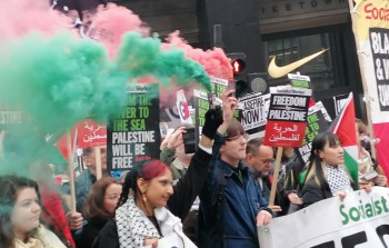 متظاهرون في العاصمة البريطانية لندن دعماً لغزة، السبت 3 شباط/فبراير