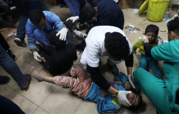 مصابون أطفال وصلوا إلى مستشفى شهداء الأقصى بعد غارات 