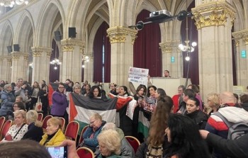 الناشطات قاطعن  كلمة لمسؤولة الإسكان والمرأة في بلدية فيينا