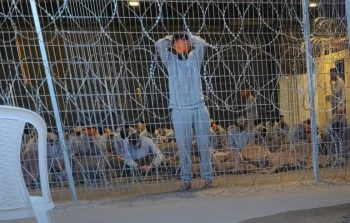 صورة نشرتها صحيفة هآرتس من داخل معتقل سدي تيمان (الصحافة الإسرائيلية)