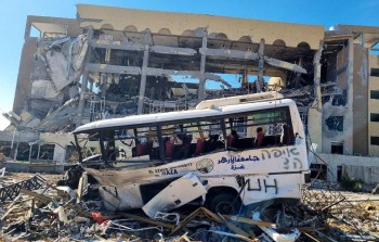 جانب من الدمار الذي حل في جامعة الأزهر بمدينة غزة، بفعل قصف الاحتلال