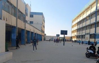 مركز إيواء للعائلات النازحة داخل مدرسة 