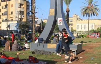 نازحون في ساحة الشهداء في صيدا - لبنان (Getty)