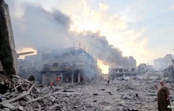جيش الاحتلال نسف منازل كاملة في مخيم جياليا شمالي غزة - رويترز