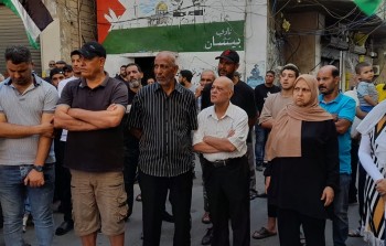 وقفة احتجاجية في مخيم برج الشمالي على تقصير 