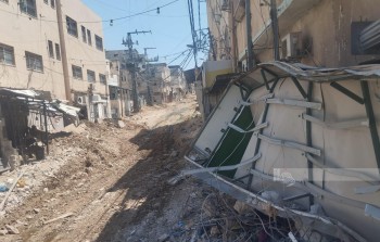 دمار هائل في مخيم طولكرم جراء عدوان الاحتلال المتواصل. تصوير - وفا عواد