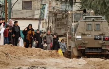 نزوح واسع من مخيم جنين إثر اقتحام الاحتلال وتدمير البنية التحتية، رويترز