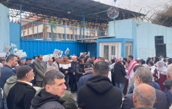 من وقفة سابقة لموظفي 