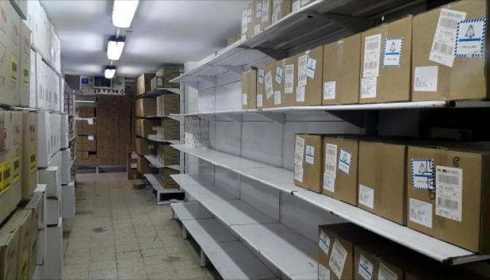 صورة أرشيفية لإحدى مستودعات الأدوية في قطاع غزة