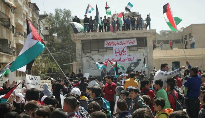 أبناء مخيّم اليرموك يُطلقون فعاليات مسيرة العودة إلى فلسطين
