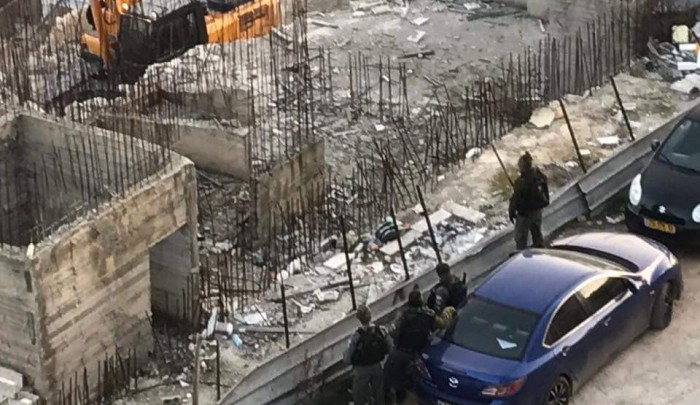 عمليات هدم ومحاصرة ومصادرة أراضي في القدس ورام الله والنقب
