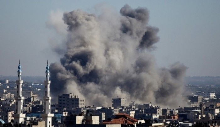 طيران الاحتلال يستهدف موقع للمقاومة في غزة