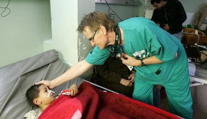 الطبيب النرويجي جيلبرت شاهداً على الجرائم الصهيونية بحق الفلسطينيين