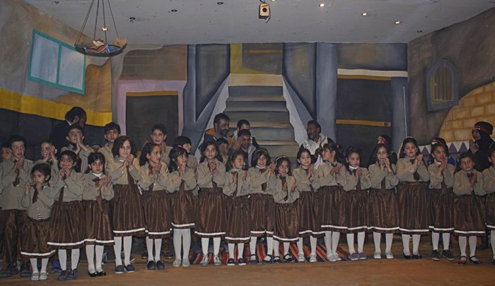 صورة لفرقة الأطفال الغنائية المشاركة في المهرجان