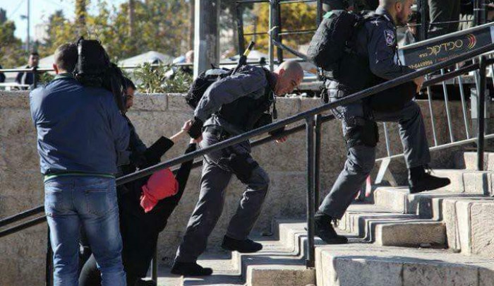 إصابات واعتقالات في قمع الاحتلال مسيرة في شارع صلاح الدين