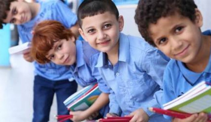 300 ألف كتاب مدرسي تصل غزة بالتنسيق مع 