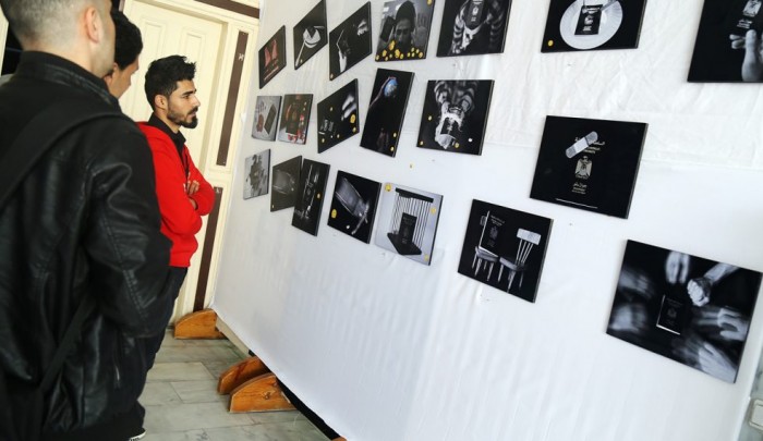 "الفن سفير التغيير".. معرض فنّي يستعرض مُعاناة الشباب في قطاع غزة
