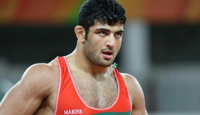 معاقبة لاعب إيراني ومُدرّبه بسبب خسارة مُتعمّدة للتخلص من منازلة لاعب "إسرائيلي"