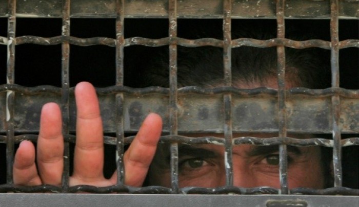 سبعة آلاف أسيرٍ في سجون الاحتلال.. واعتقال 590 فلسطينياً في كانون الثاني الماضي
