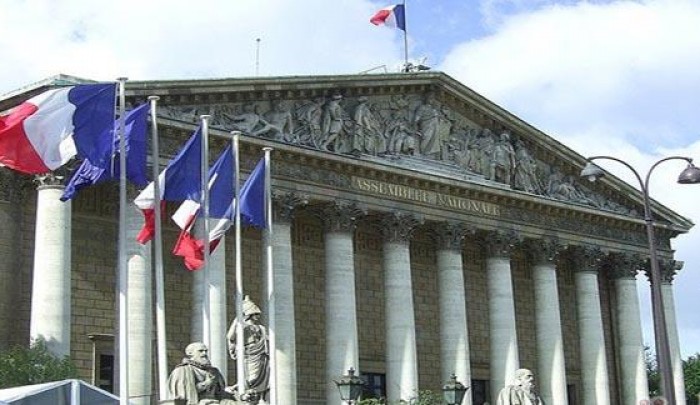 فرنسا تُعرب عن أسفها للقرار الأمريكي بشأن دعم "الأونروا" وتدعو لمساعدتها