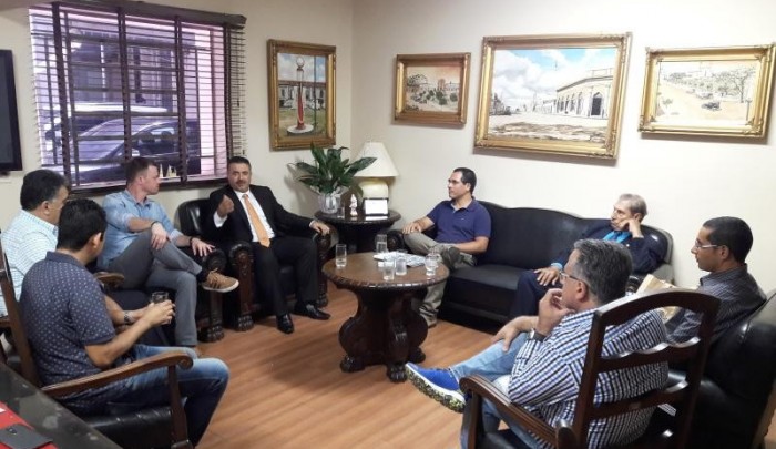 رئيس بلدية بيتونيا في زيارة لأورغويانا البرازيلية