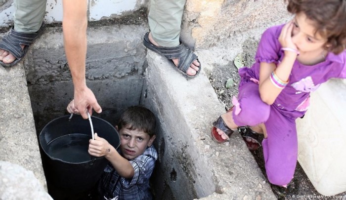 معاناة جديدة تواجه اللاجئين في دمشق جراء قطع الماء عن العاصمة