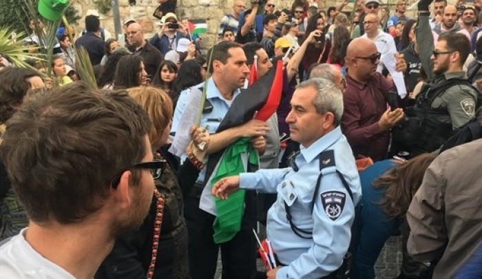 قوات الاحتلال تقمع مسيرة أحد الشعانين في القدس المحتلة