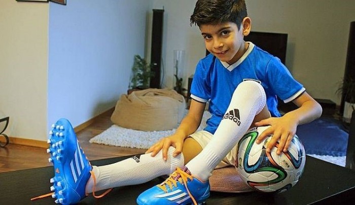 الطفل الفلسطيني راشد الحجاوي لاعب يوفينتوس دون 10 أعوام.