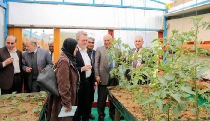 مدير عمليات الاونروا في عزة "بوشاك" خلال افتتاح الحديقة