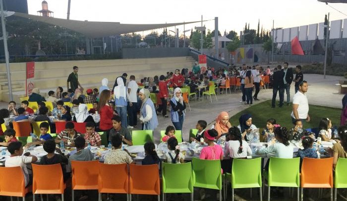 جانب من حفل الإفطار لأيتام مخيم الطالبية