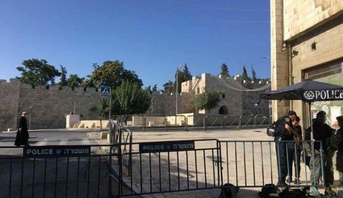مواجهات عنيفة في القدس المحتلة واستمرار إغلاق الأقصى والبلدة القديمة لليوم الثالث