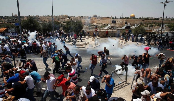 خلال المواجهات مع الاحتلال في القدس المحتلة