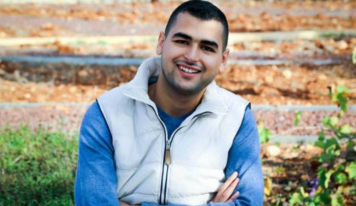 الأسير الفلسطيني عمر كسواني يخوض إضراباً عن الطعام