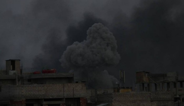 خلال القصف على مخيم اليرموك