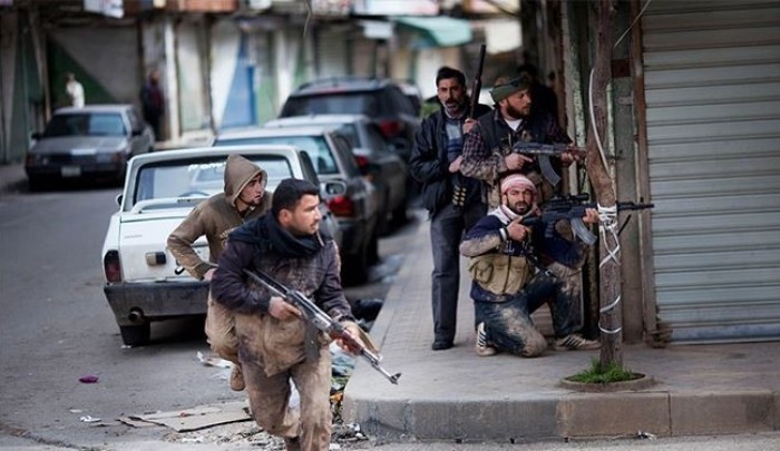 داعش يهاجم المناطق التي يحاصرها في مخيّم اليرموك