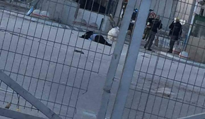 إصابة فلسطينية على حاجز قلنديا شمالي القدس المحتلة عقب إطلاق قوات الاحتلال النار عليها