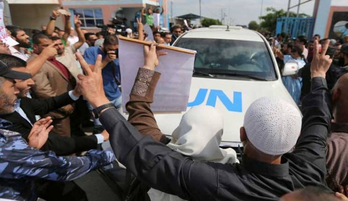 وصول الأمين العام للأمم المتحدة إلى قطاع غزة عبر حاجز بيت حانون بالتزامن مع اعتصام أهالي الأسرى