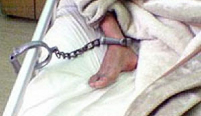 أسرى مرضى يلتحقون بالإضراب عن الطعام داخل سجون الاحتلال