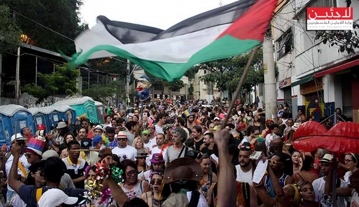 العلم الفلسطيني يرفع عالياً في الكرنفال الرسمي في البرازيل