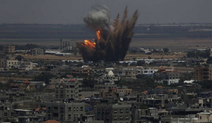 طائرات الاحتلال تستهدف مواقع في قطاع غزة