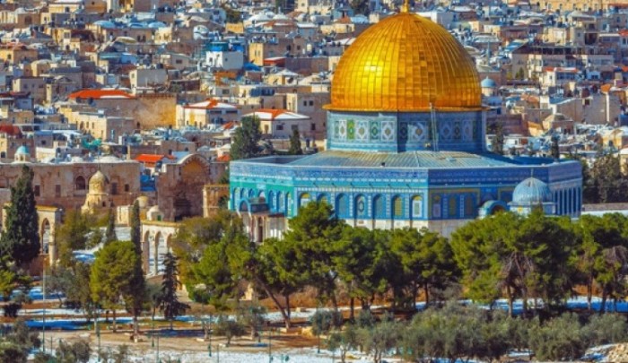 تحذيرات ومُطالبات بردود فعل عربية وإسلامية على قرارات واشنطن المُحتملة بشأن القدس