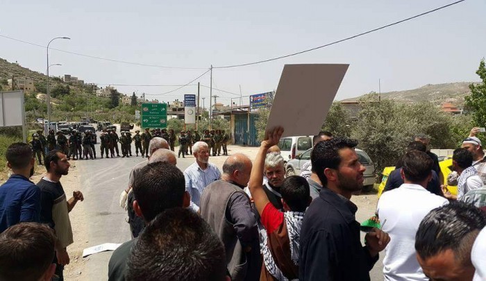 خلال احدى المسيرات في مناطق الضفة المحتلة دعماً للاسرى في سجون الاحتلال