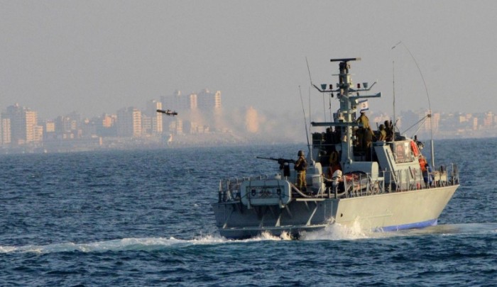 أرشيفية- زوارق الاحتلال في بحر شمال غزة تحاول إغراق مراكب الصيادين