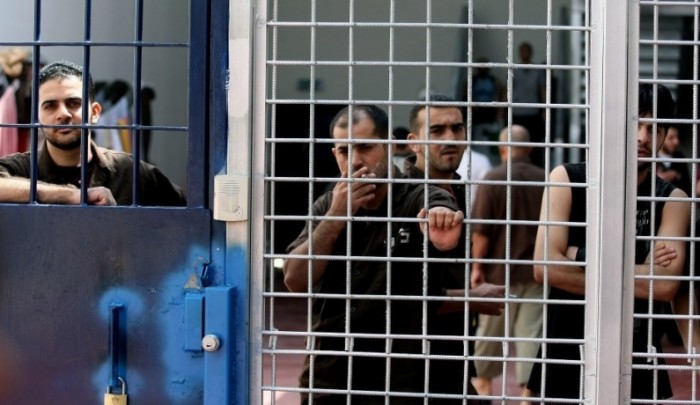 تصعيد في سجون الاحتلال عقب قرارات الاحتلال الموجّهة ضد الأسرى
