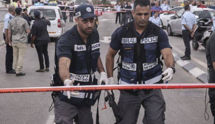 إصابة 4 مستوطنين بعملية طعن في "تل أبيب"
