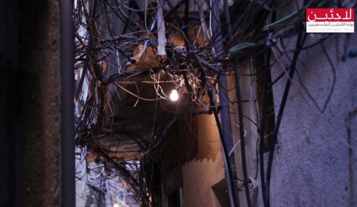 أسلاك الكهرباء في مخيم برج البراجنة