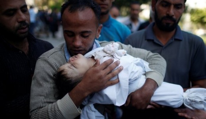 الشهيدة الرضيعة ليلى الغندور التي استشهدت عقب استنشاقها غاز أطلقه الاحتلال