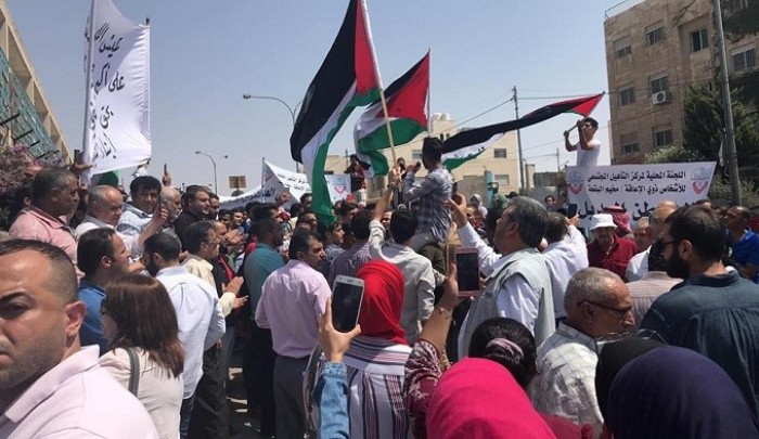 من الاعتصام أمام مقر الأونروا في العاصمة الأردنية عمّان